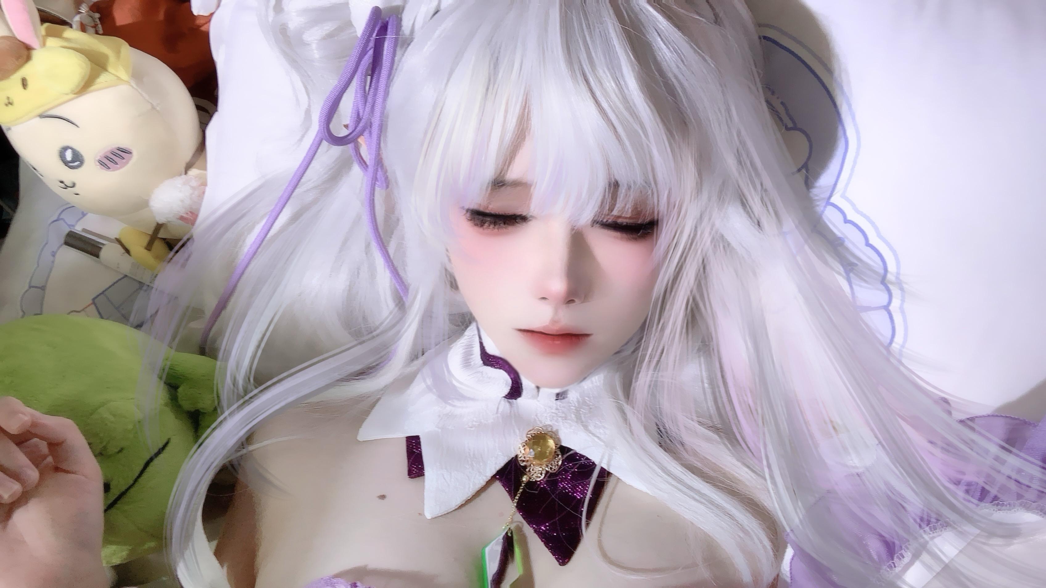 我睡咯。从零开始的异世界生活 cos