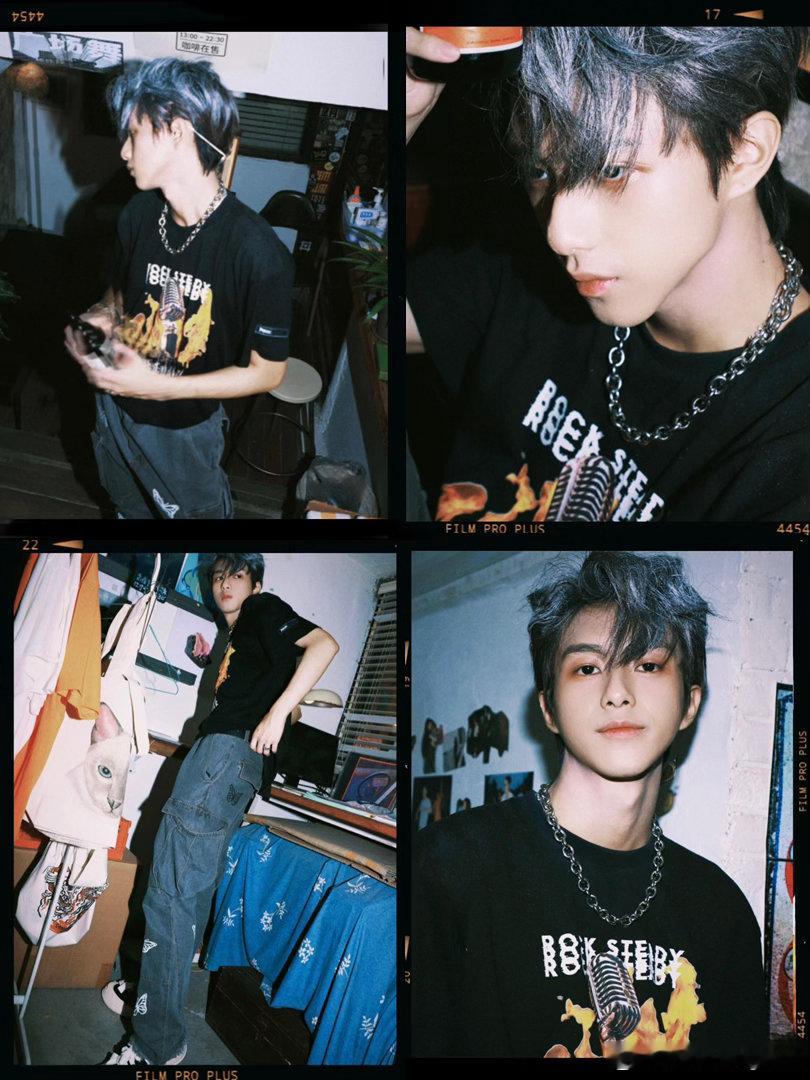 LeoKing[超话]  一如既往地潮男过来🫳🏻[流鼻血][舔屏] ​​​