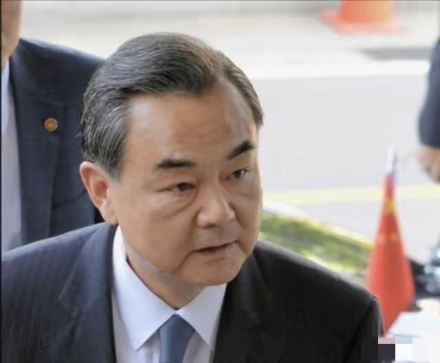 王毅将赴俄！这次谈什么？

西方突然集体“示好中国”，原因找到了！

12月1日