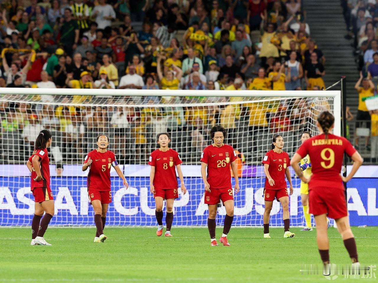 中国女足无缘亚洲杯决赛…2026女足亚洲杯半决赛中，中国女足1-2不敌东道主澳大