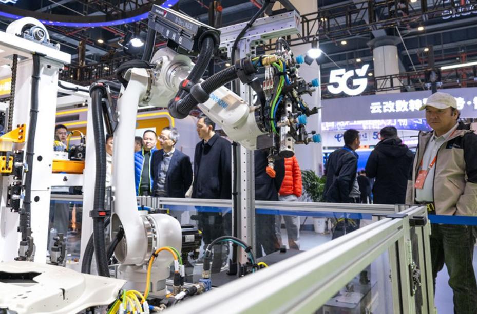 中国经济增势强劲！10月高技术产业暴增13.6%，AI+成核心引擎
 
2025