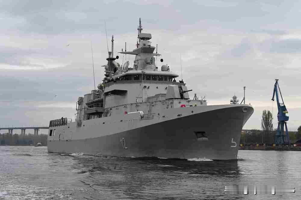 🚢🇧🇬 保加利亚海军将在新型巡逻舰“赫拉布里”号上举行升旗仪式

12月8