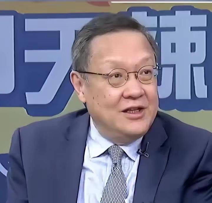 看看介文汲是怎么骂国民党的吧，郑丽文来大陆口口声声要对等尊严，为什么见了美国不要