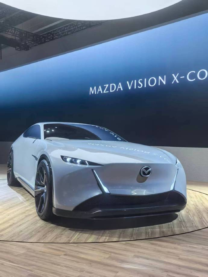 2025东京车展上，马自达Vision  X-Coupe一亮相就圈粉无数！这台四