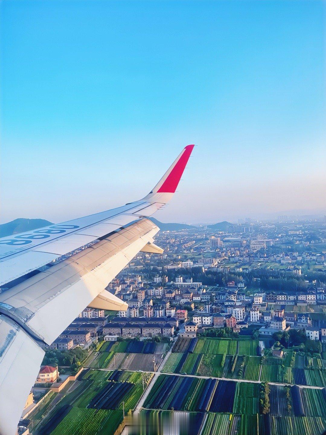旅行的美好时光总是短暂的，大家都开始踏上回家的路程，而我也不例外。小假期结束了，