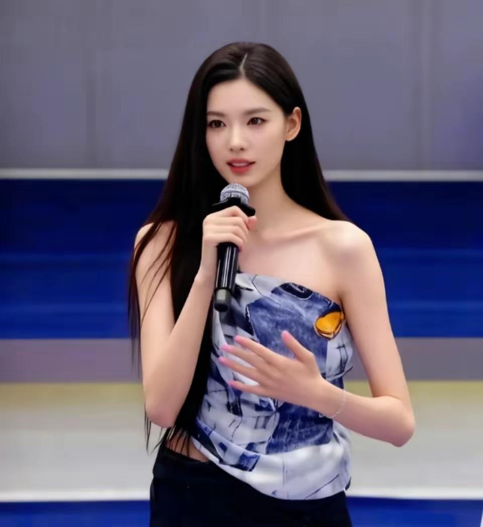 这个才是张艺上