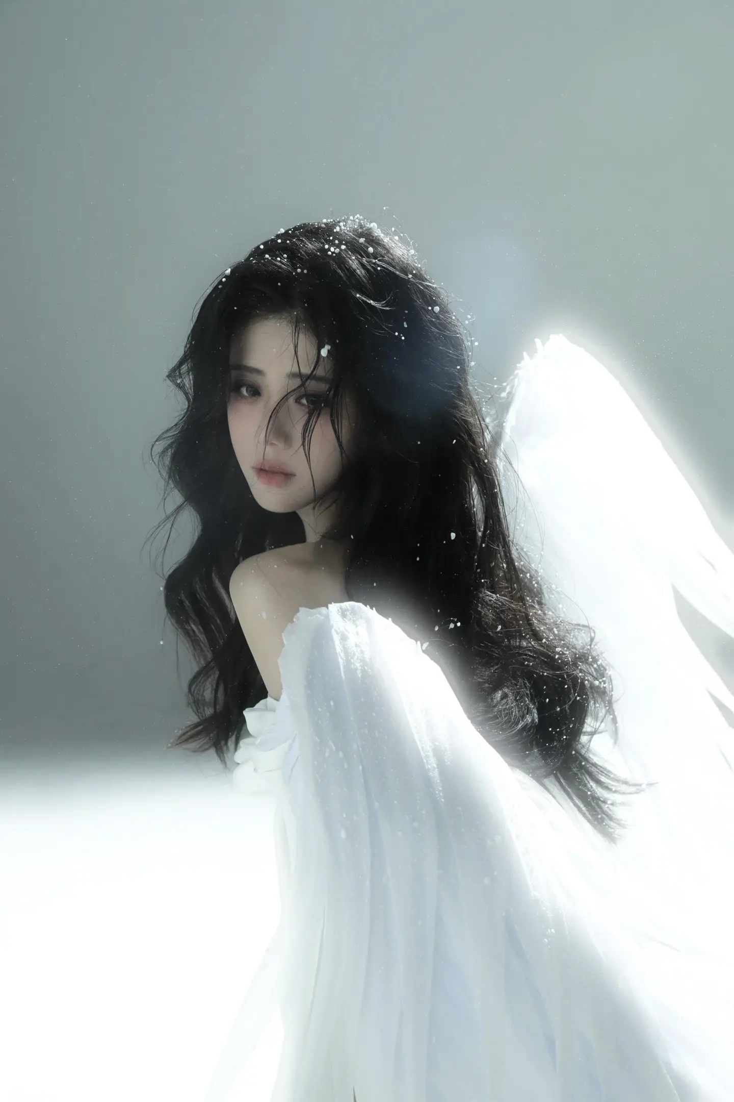 世人最爱看的是神的坠落