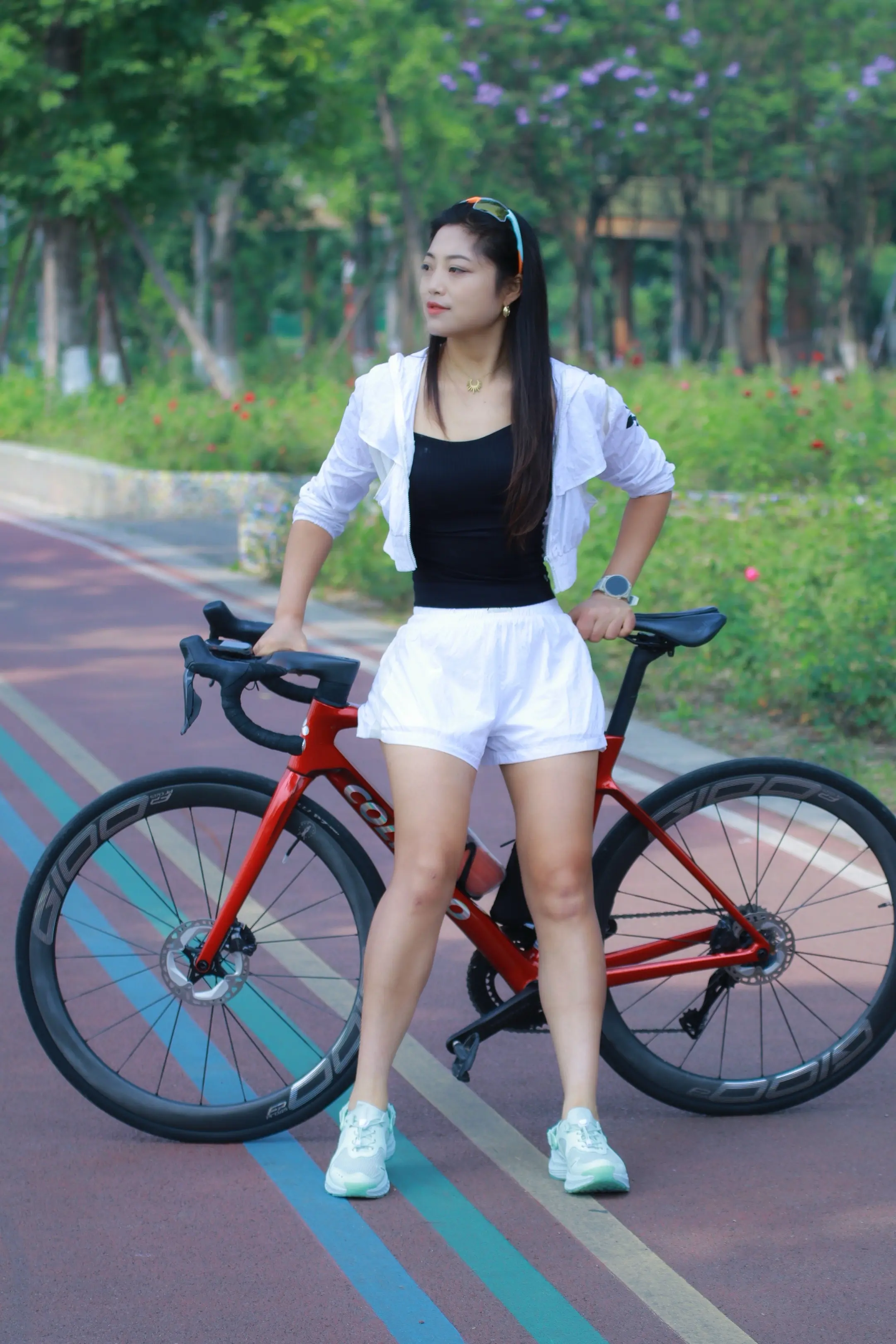 跟我一起骑行夏天吧，骑行➕玩水😄😄。