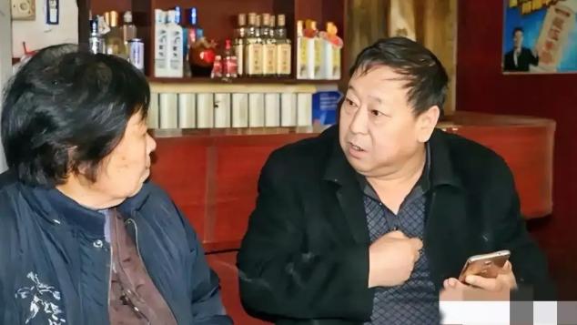 河北邯郸法庭，罪犯王书金当庭站起来质问法官，说：我明明杀了4个女人，为什么你们却
