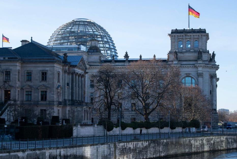 英提议组建“志愿联盟”驻军乌克兰 俄强硬回击：局势恐急剧升级
 
俄新社12月1