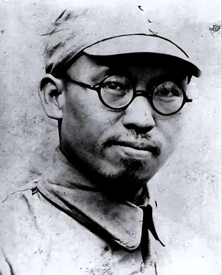抗战时期，中央为什么调走山东两位骨干，扶正罗荣桓？
 
1939年山东抗日根据地