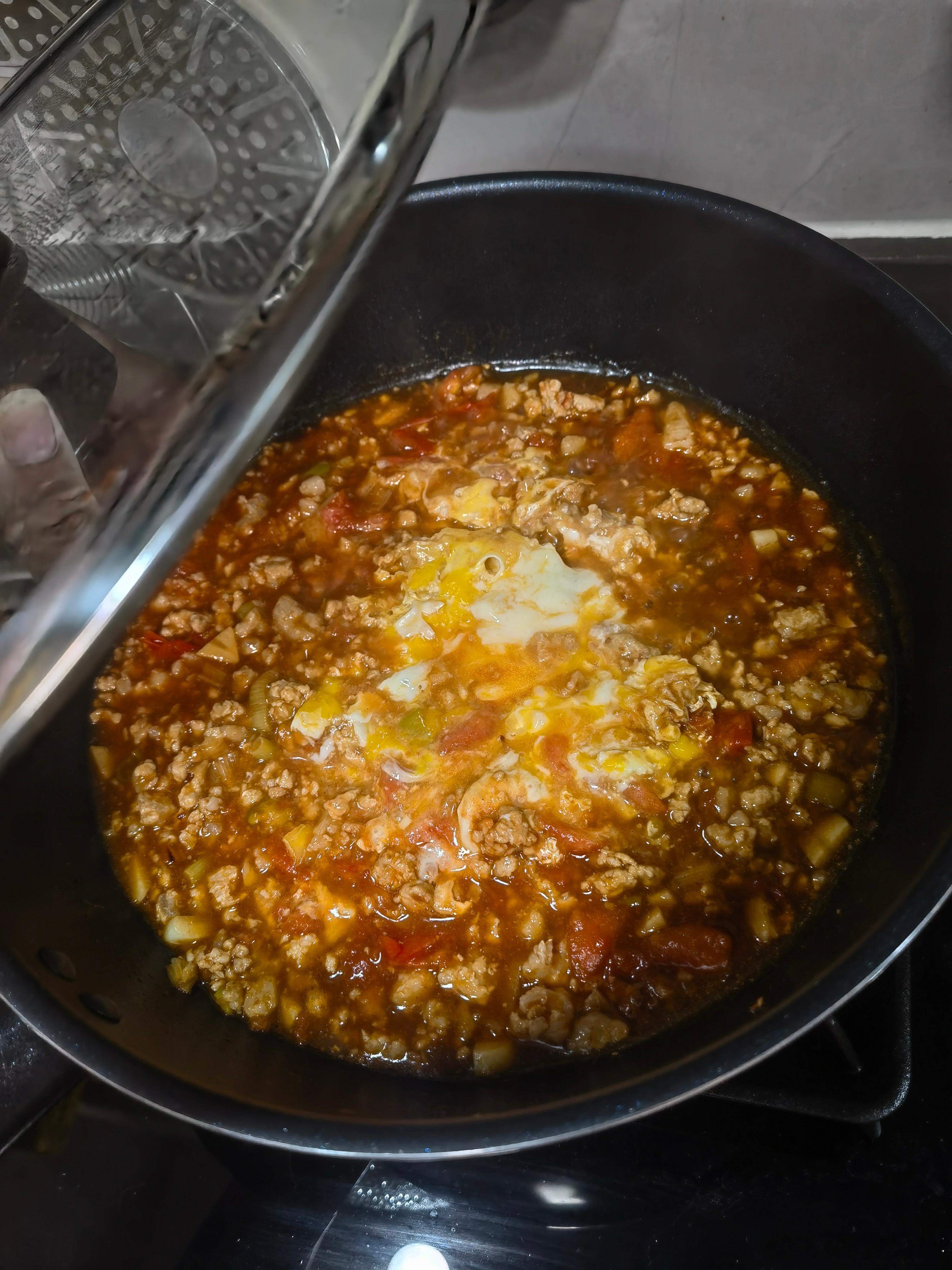 因为昨天没吃饭，今天做番茄肉酱滑蛋饭，早上称70公斤现在直接回到74了，把自己气