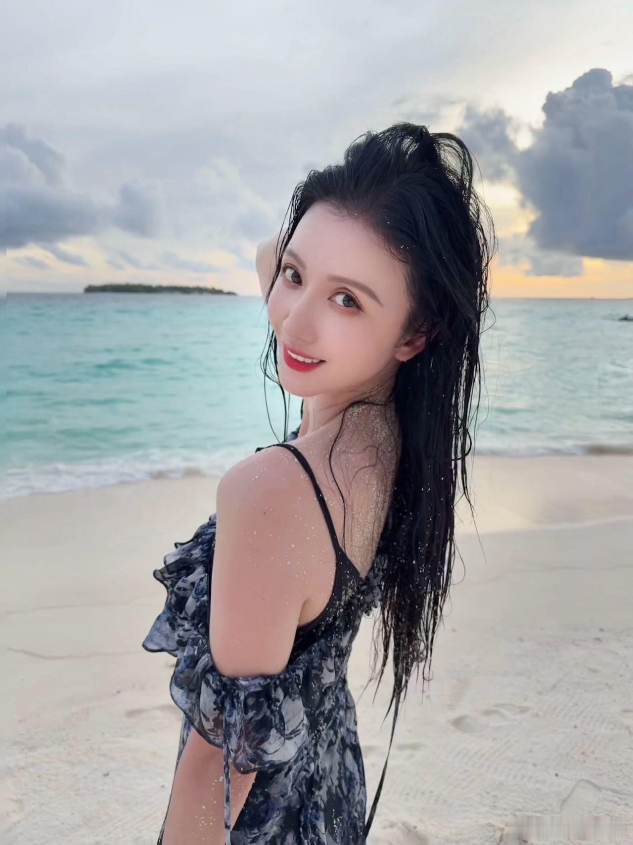张萌海岛plog 马尔代夫度假照每一张都戳在我的审美上！蓝天碧水当背景板，随手拍