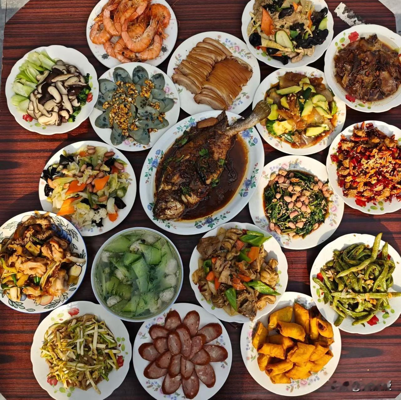 一张图，打败我
猜猜这是哪个地方的年夜饭？