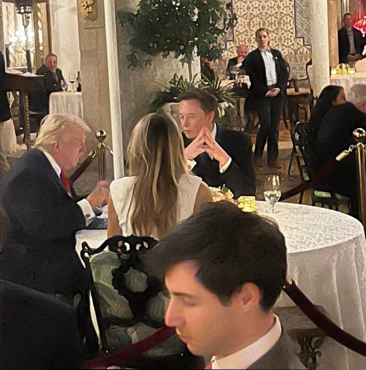 马斯克又去白宫吃饭了～ 