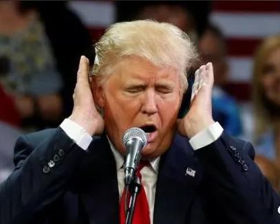 中国刚公布制裁名单。
美国就喊停手了。
特朗普这次有点急。

毕竟前几次的制裁。