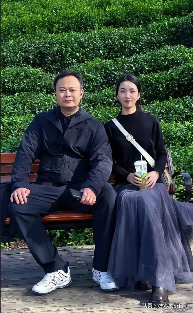 听风的蚕，好久不见！

最近是换了一个商业模式！只负责做优质内容，音频，其他的不
