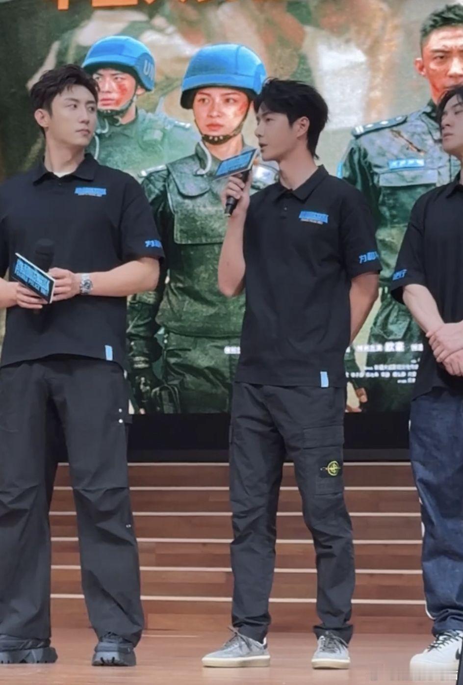 黄景瑜的鞋底，男人的自信，从鞋底开始，爱穿什么穿什么 ， 人家又没裸奔。180以