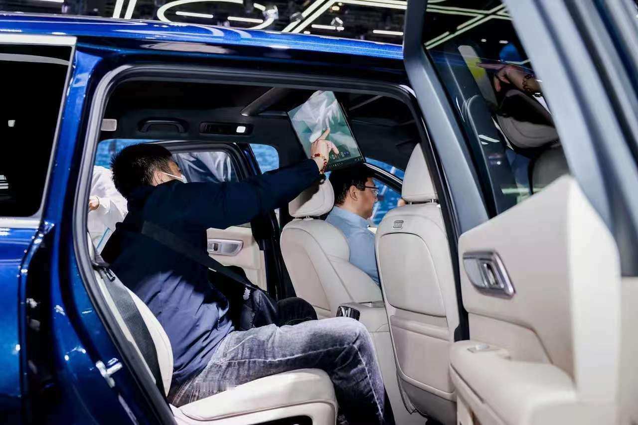 Max发布
深蓝汽车甩出王炸！深蓝L06 Max正式发布，深蓝L06 Max售价