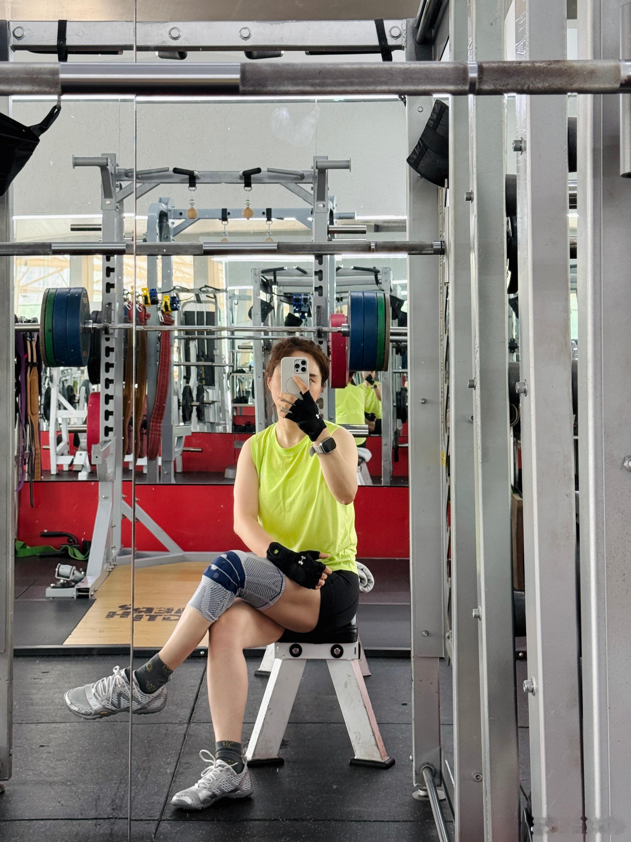 day45，今天蹲腿🏋🏻‍♀️，哼哧哼哧干完一小时，手表在刚开始上课的时候不