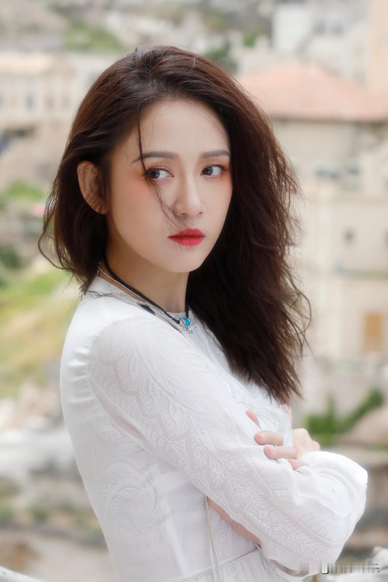 陈乔恩，林依晨，林心如
在台湾偶像剧的黄金岁月里
你们是刻进几代人青春里的女主角