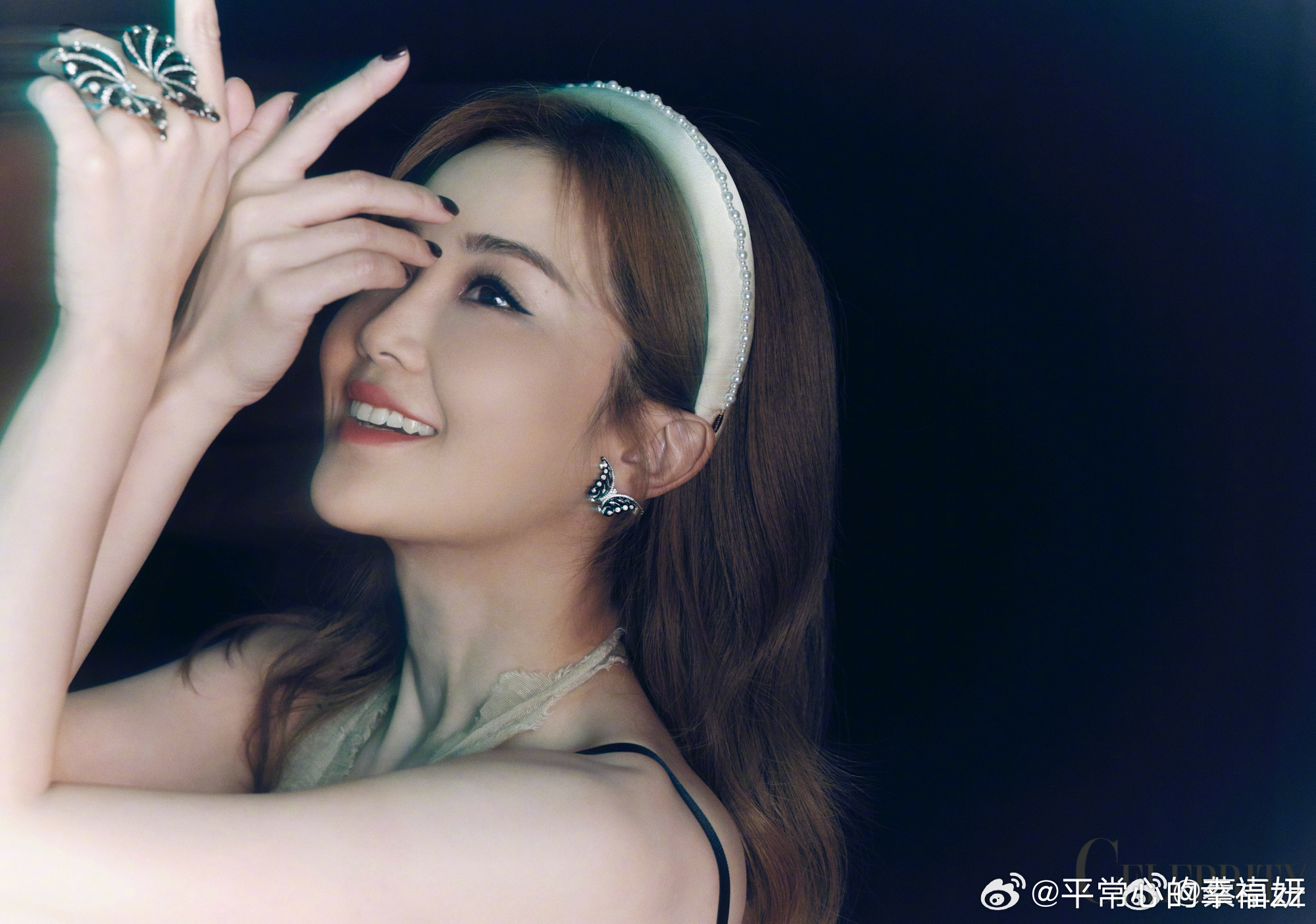 阿 Sa 删 “绯闻” 霸气认爱！43 岁恋小 10 岁健身老板，细节藏满甜阿 