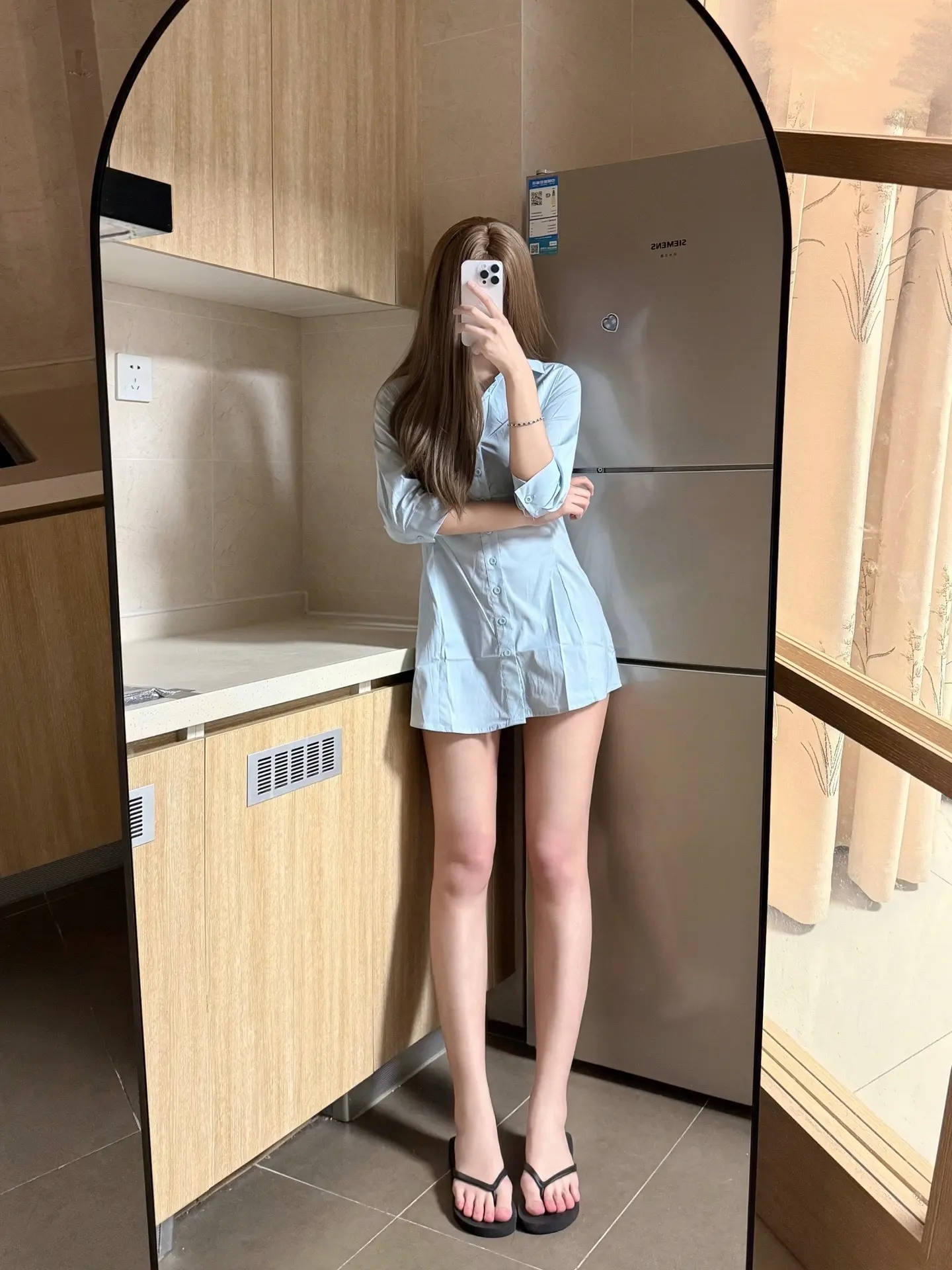 有的人只配看你照片 有的人却可以坐在你旁边  有