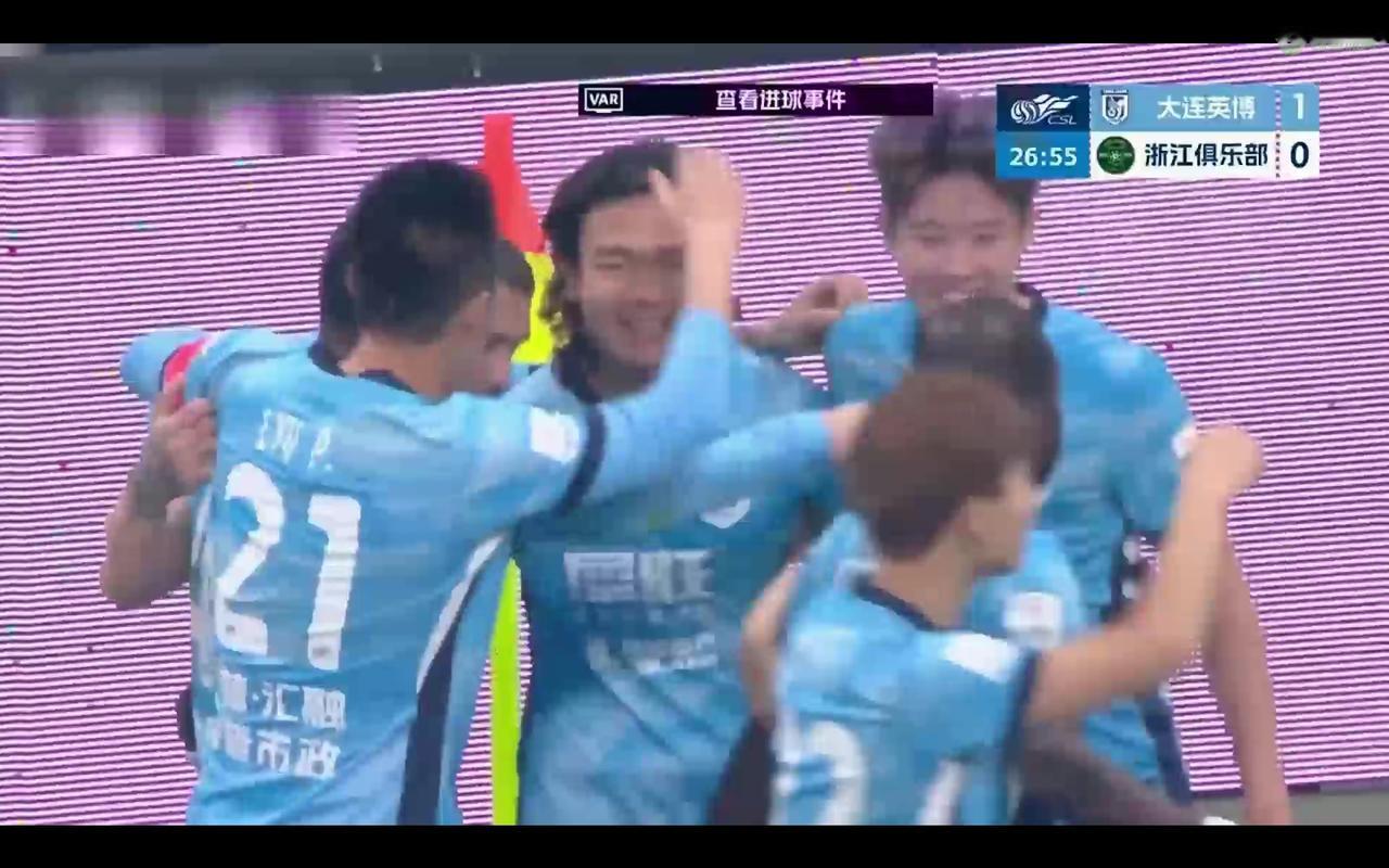 中超，年轻国脚较量，廖锦涛毛伟杰打爆王玉栋刘皓钒，大连英博3：0浇灭浙江队争冠雄