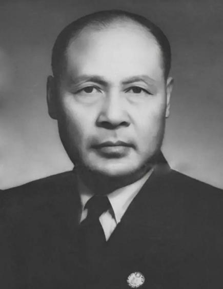 1949 年 10 月 1 日，杀害我党 300 多条人命的杨虎，登上了天安门，