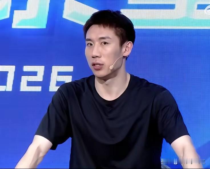 程靖淇灵魂拷问:我们那个年代，为什么国乒技术领先世界？
那是因为不但技术全面，