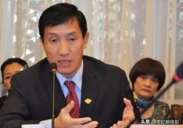 “中国拿什么挑战美国？人均收入只有人家的8%！”

这话是一位中国经济专家黄亚生