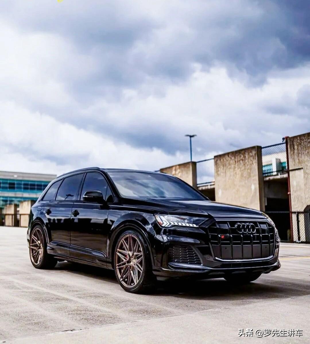奥迪——Q7（黑色，改装款大轮毂）