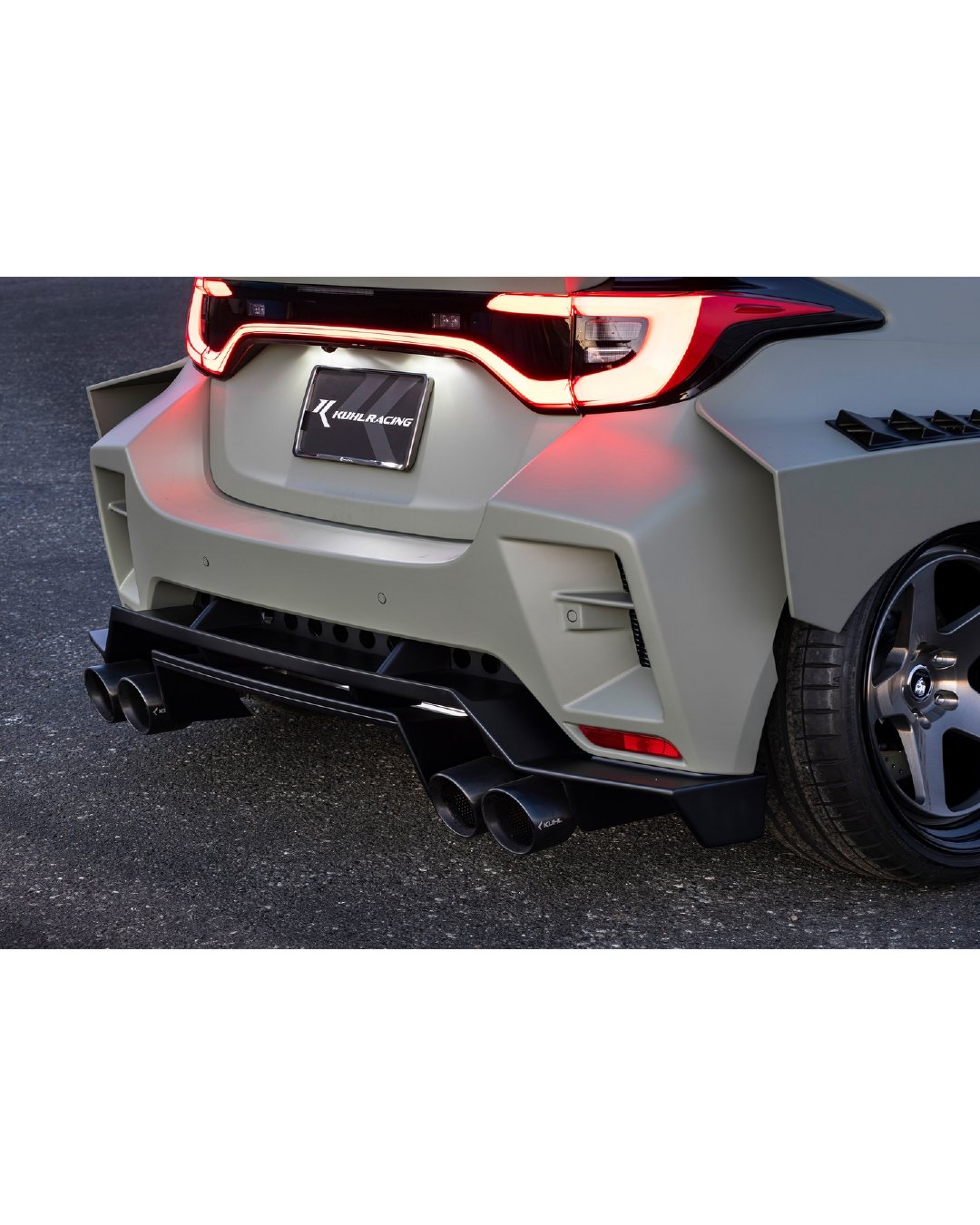 KUHLRACING x 丰田GR雅力士