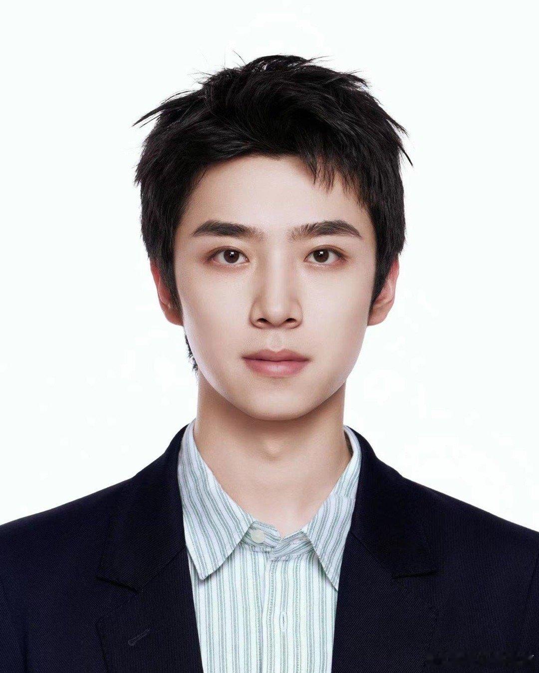 #张嘉元两个月涨两百多分# 张嘉元用两个多月涨了200多分，我感觉他这种高效学习