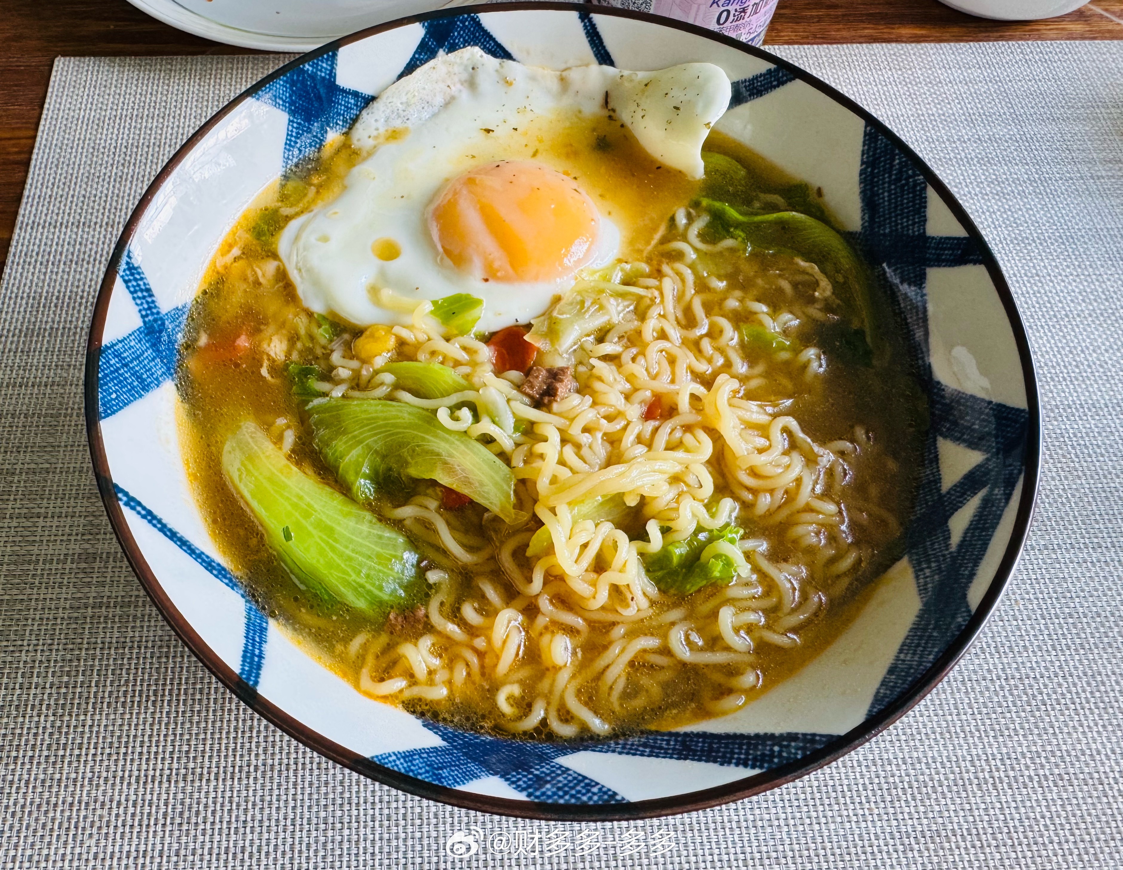 吃两斤泡面，补个体重先啊！人间真值得