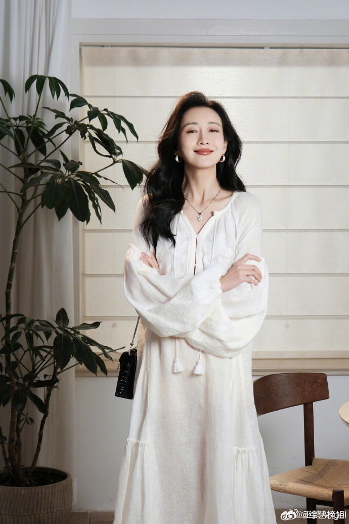 王鸥看看你们眼里的春天王鸥看看你们眼里的春天吧王鸥看看你们眼里的春天吧 