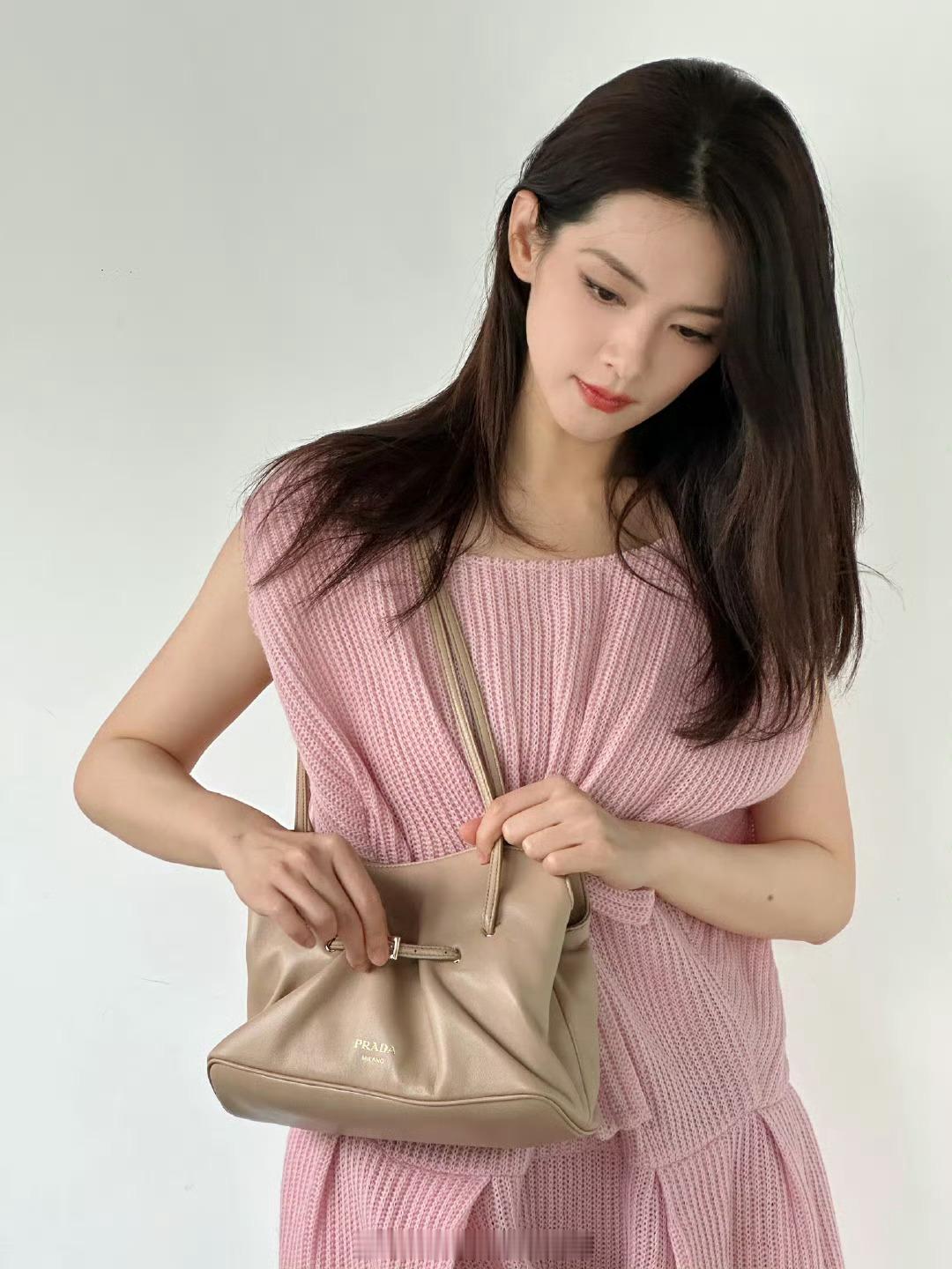 Prada发布陈昊宇最新品牌大片是超美的品牌大使小眠～ ​​​