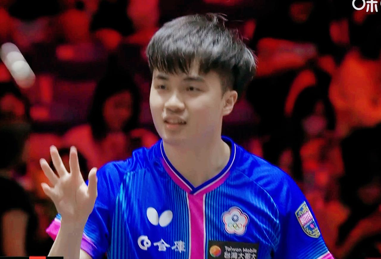 我去！林昀儒赢张本智和并不是偶然！
今年明显涨球了。

第一局
两人开局胶着，