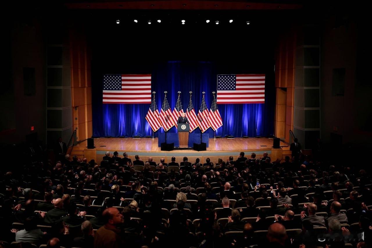 特朗普安全计划引发与欧洲的外交危机

意大利总理焦尔吉娅·梅洛尼周日在罗马的一次