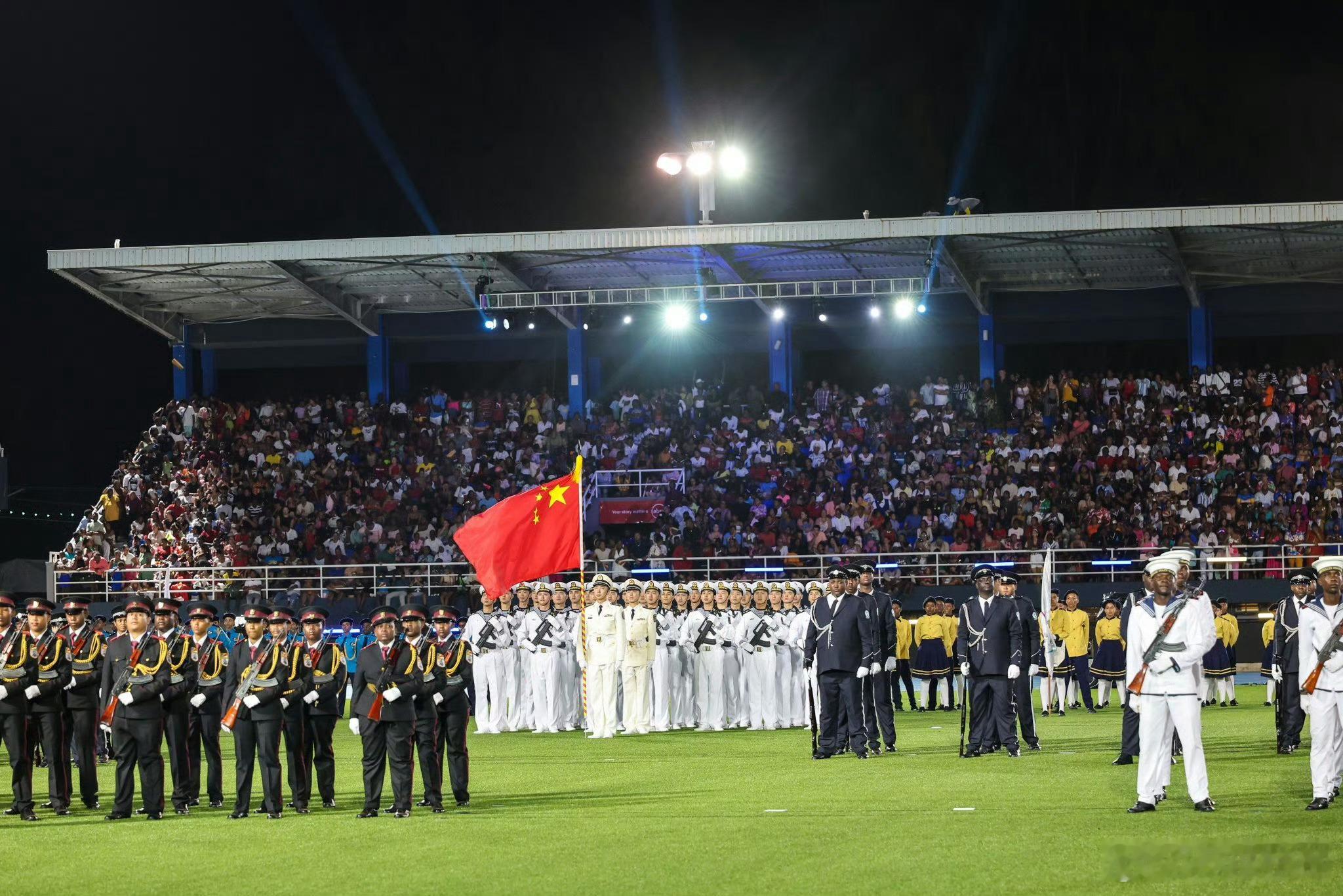 东非岛国塞舌尔国庆阅兵，中美俄等国参与。 