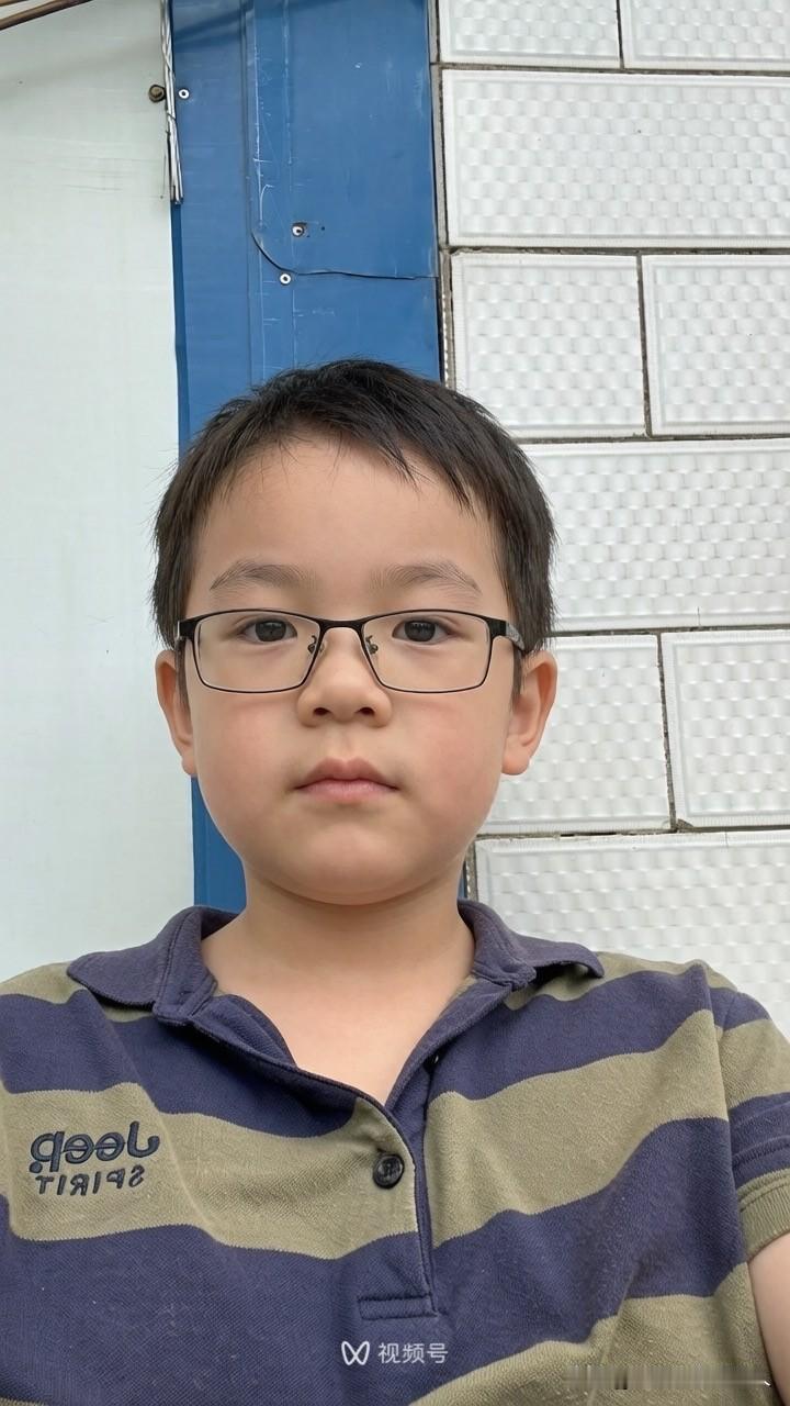 男人的一生就是：年轻的时候老二领导老大
年老的时候老大领导老二[大笑]这看似调侃
