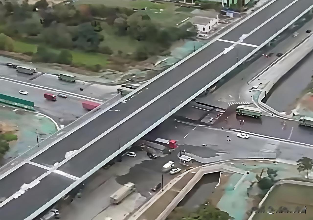 扬州交通开挂！润扬快速路南延月底通车🚀
 
扬州车主们狂喜！润扬南路快速化改造