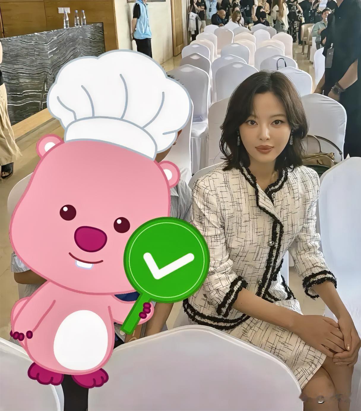 我表妹在线下见过辛芷蕾
她偷偷跟我说，
这些女艺人们啊!线上线下都是两副模样!