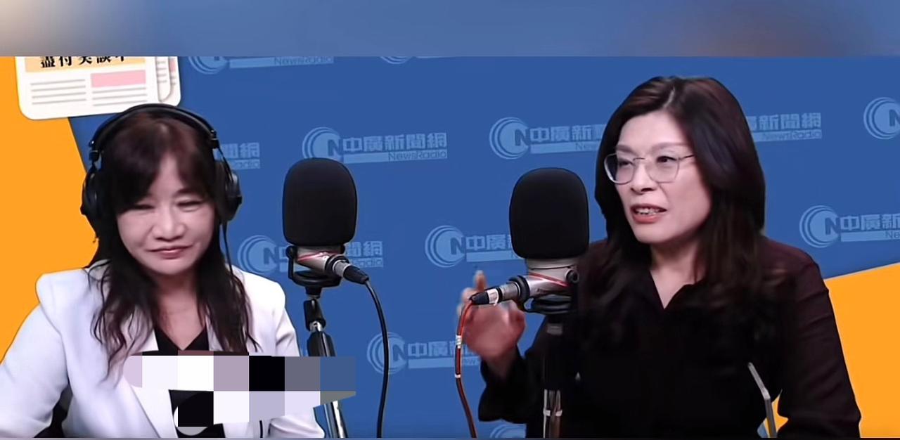 哈哈哈哈！看来多强势的女生在偶像面前也秒变娇羞！
郑丽文在节目里兴奋的坦言，她自