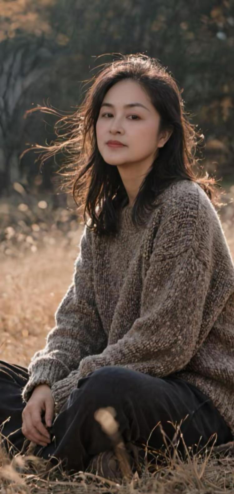 到了一定年纪就会慢慢懂得，人生最好的状态，从来不是轰轰烈烈，而是内心安稳、活得通