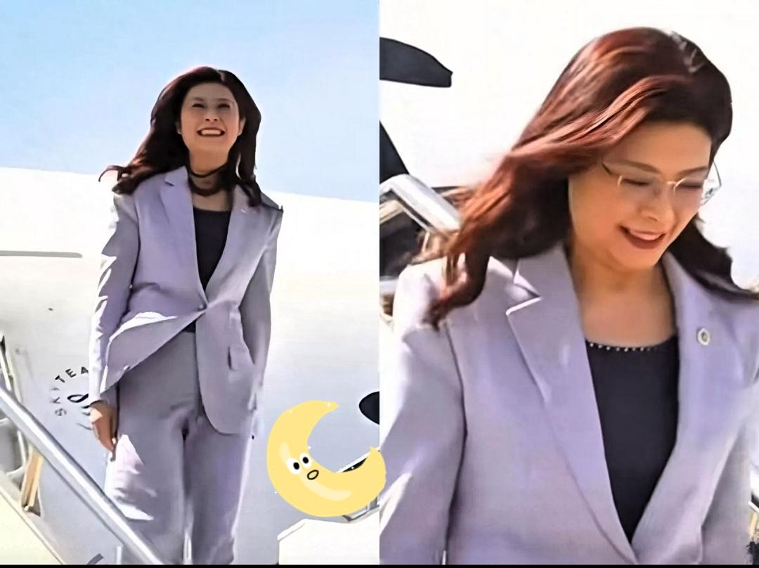 国民党主席郑丽文今天中午抵达上海，郑丽文这次出访一共三个城市，上海是第一站。
