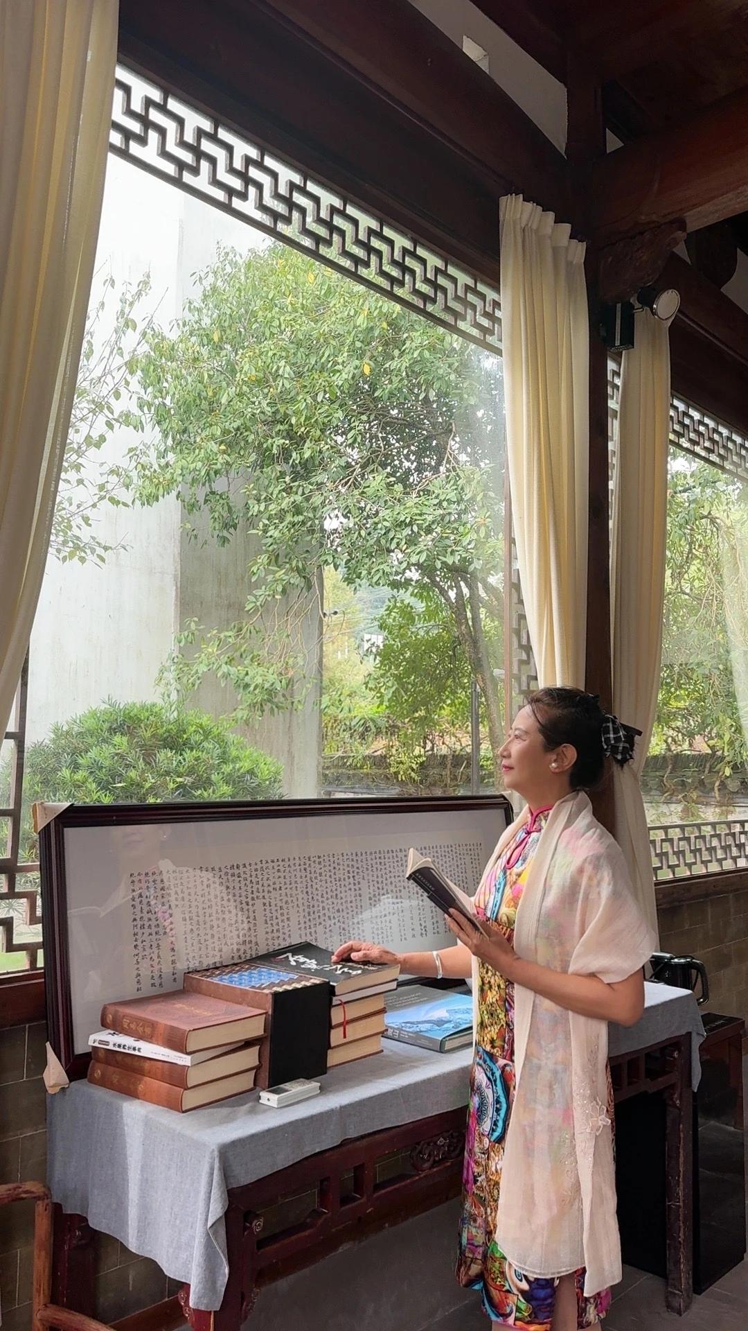 冬日生活打卡季对待生命不妨大胆冒险一点，因为你终究要失去他，要敢于探索未知的世界