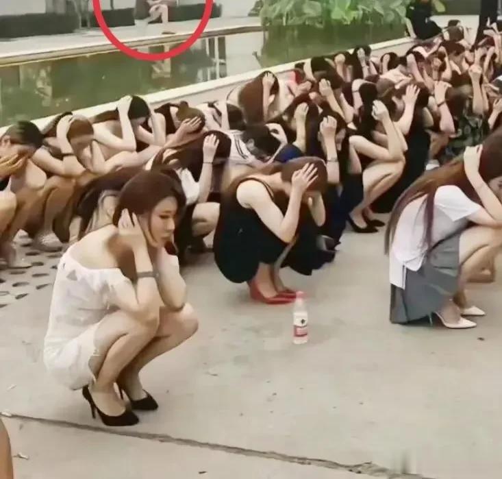 我怀疑她们在玩一种很新的游戏[泪奔]


      