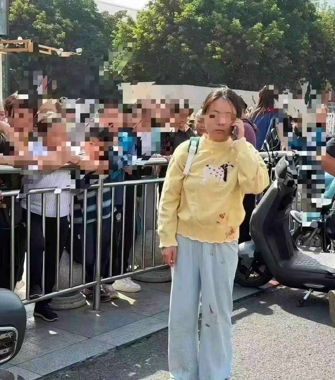 成都拿U型锁打人的黄衣服宝妈要有心理准备，由于打了人，那么大概率要面临3个窘况：