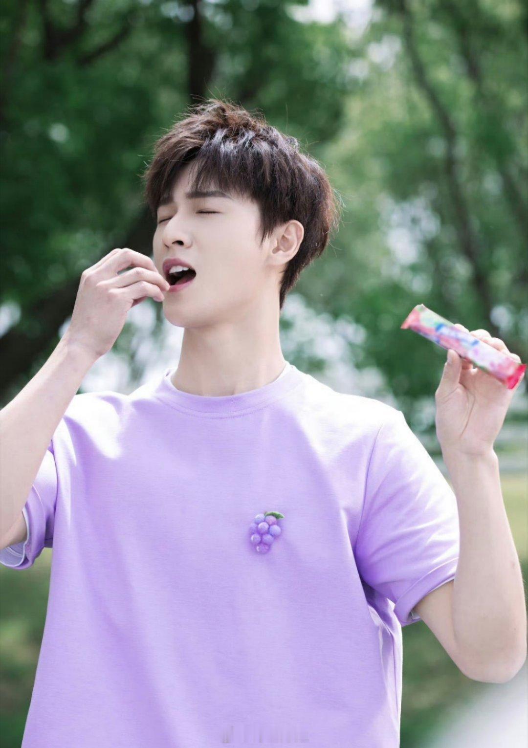 李昀锐物料来咯 这算不算青春版男大学生 ​​​